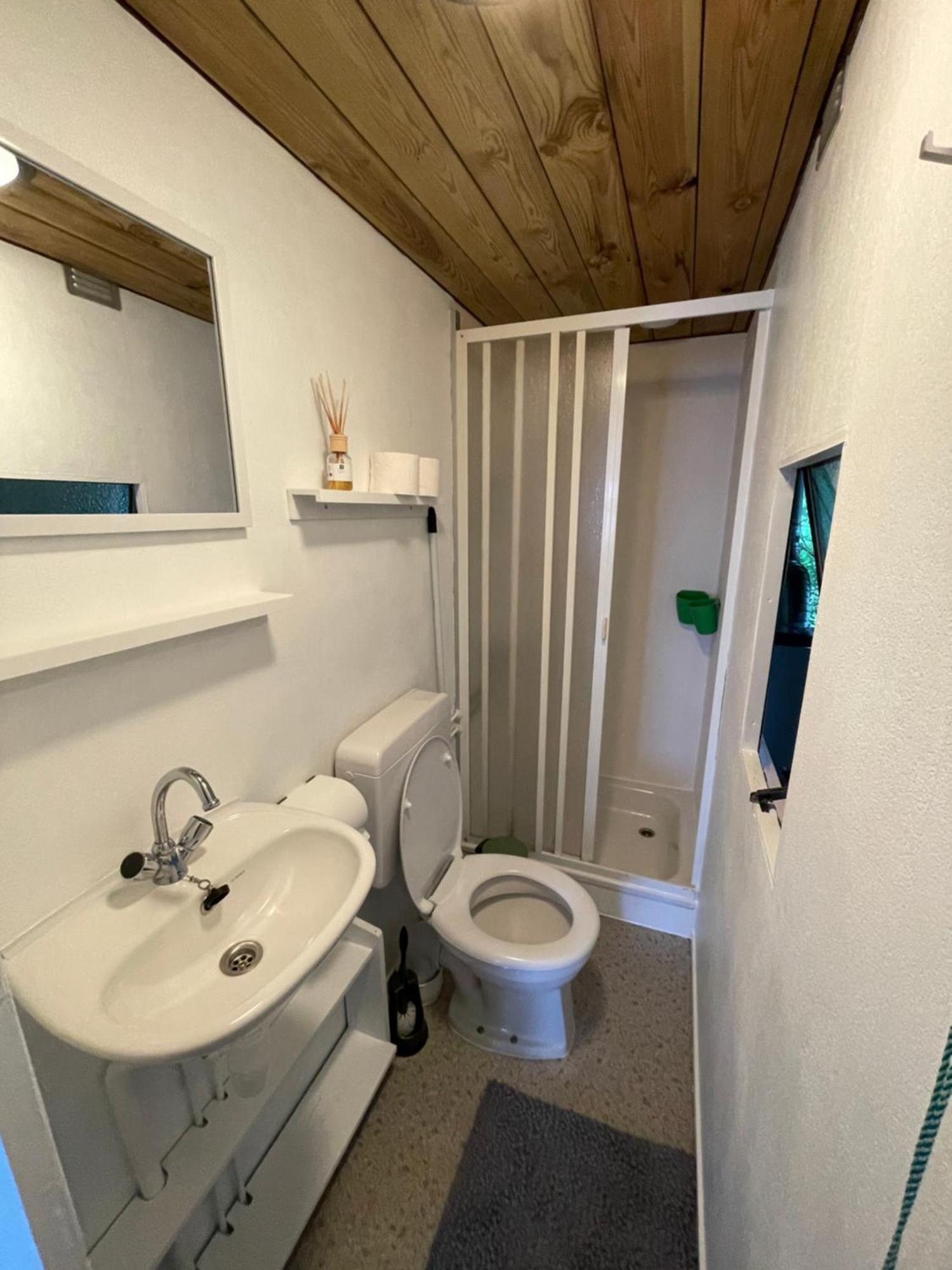 Chalet Friesland H17 - 5 Pers Westergeest Buitenkant foto